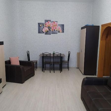 Apartment Theatre Shepkina 2 Rooms II Sumy Exteriör bild